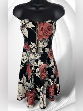 Freesia Women's Special
Occasion Strapless Party Dress Size  Medium
